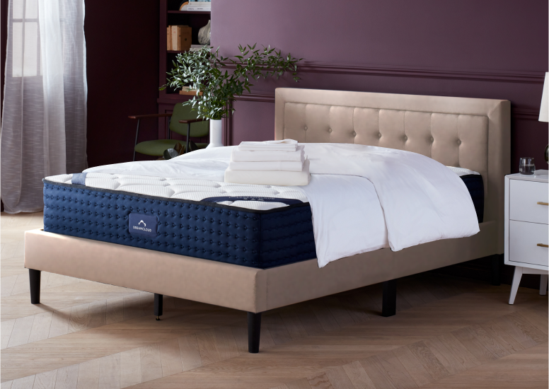 Best bed frame for dreamcloud deals mattress