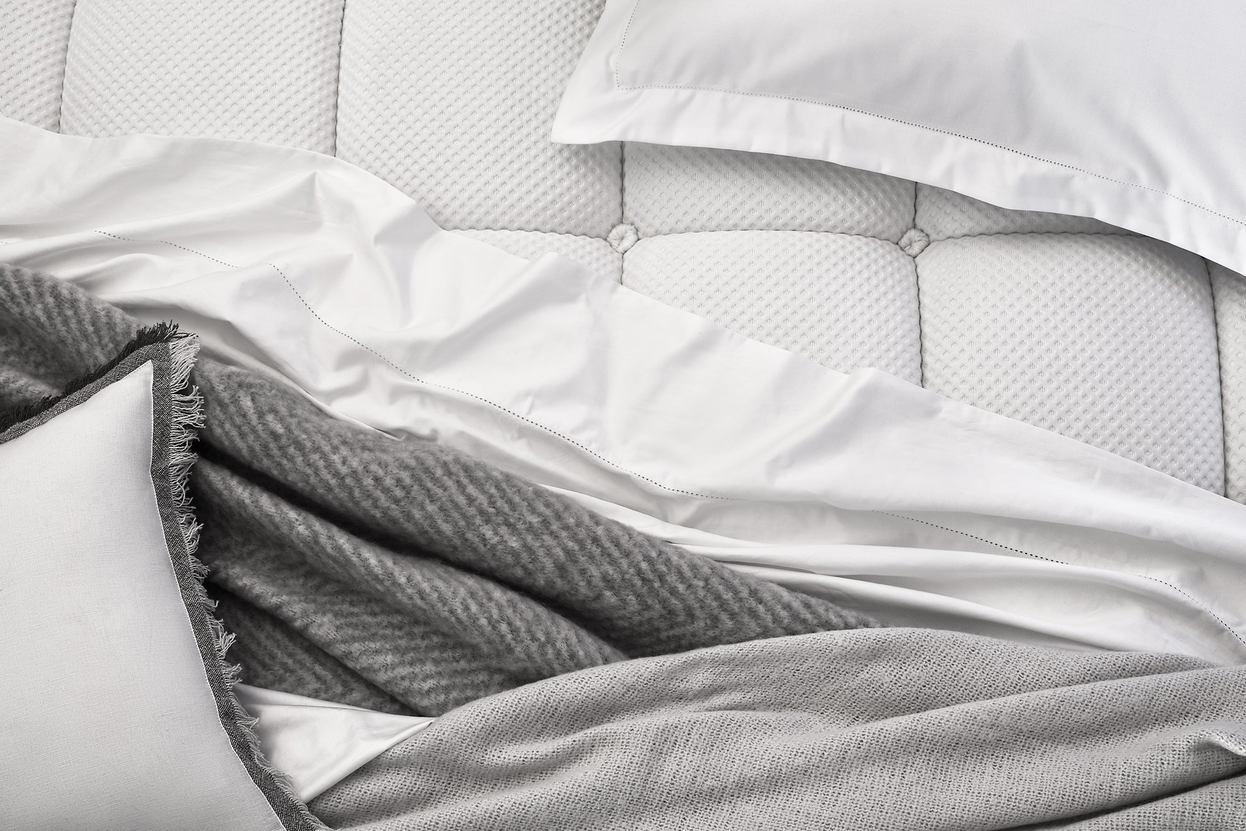 DreamCloud- Comfortable Luxury Mattress