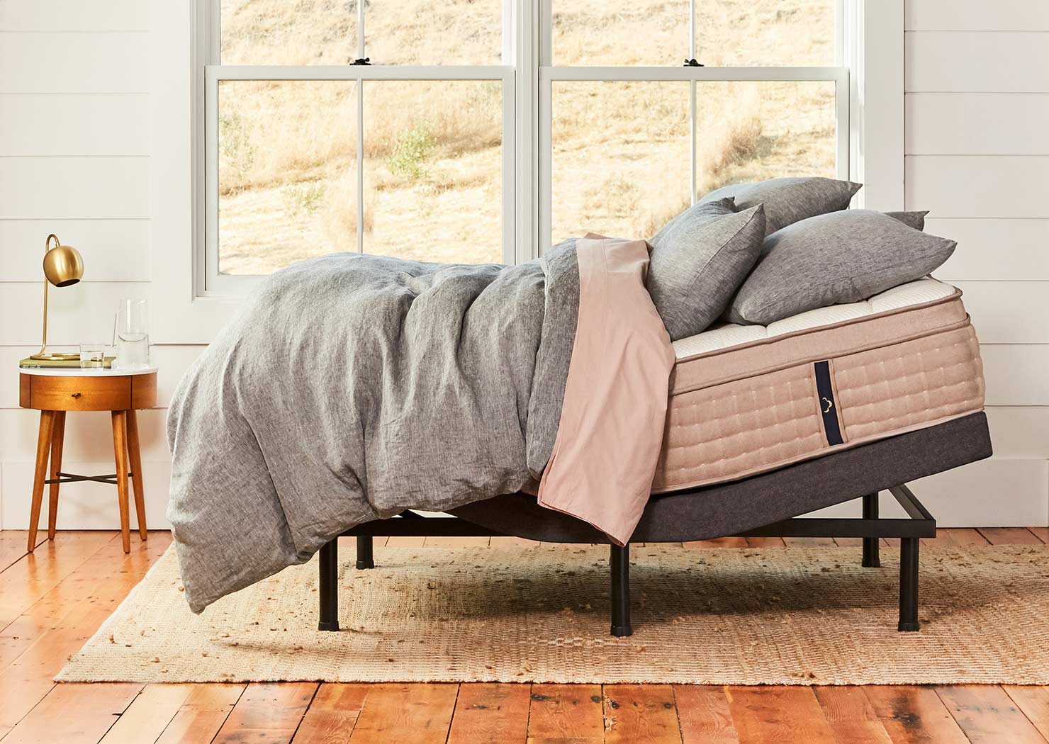 best bed frame for dreamcloud mattress